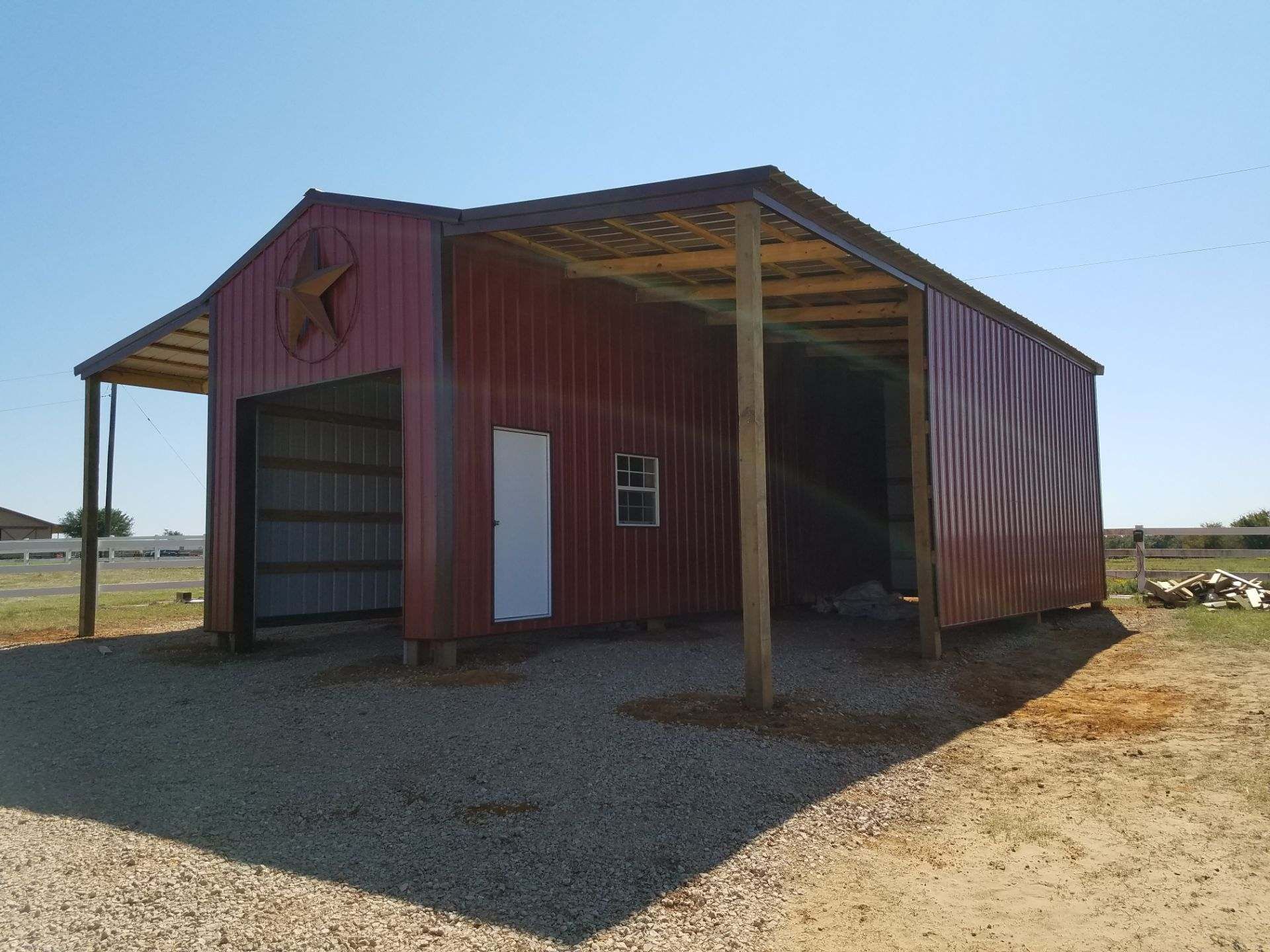 Rhino Pole - Pole Barn with star decoration